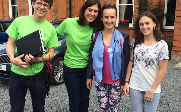 Choosing a summer school: ‘individual’ or ‘group’ programme?
